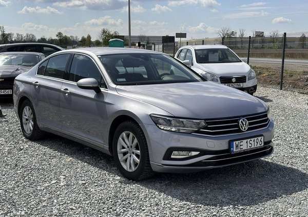 Volkswagen Passat cena 77900 przebieg: 124800, rok produkcji 2020 z Wojkowice małe 232